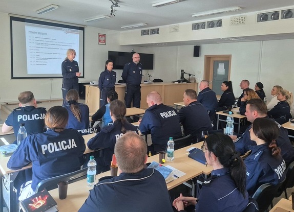 Policjanci Wydziału Prewencji KWP w Bydgoszczy rozpoczynają szkolenie