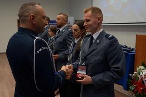 &quot;Kryształowe Serca&quot; oraz odznaczenia wręczone policjantom z regionu oraz zaproszonym gościom