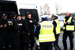 Policjanci przed rozpoczęciem służby