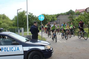 policjant na trasie rajdu