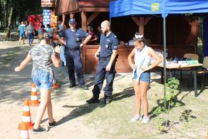 Piknik ekologiczny na Kikolskiej plaży - slalom w alkogoglach