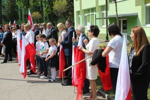 uczestnicy obchodów podczas zakończenia uroczystości