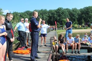 policjantka opowiada o bezpieczeństwie