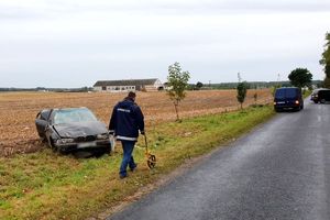 technik robi pomiary