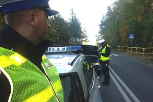 policjanci na miejscu zdarzenia