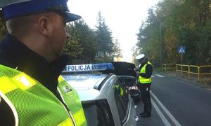 policjanci na miejscu zdarzenia