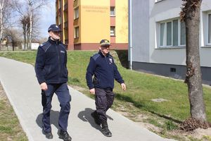 patrol policjanta i strażnika miejskiego