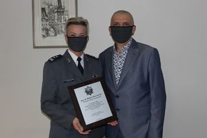 komendant KPP w Lipnie i asp. szt. Robert Korowicki