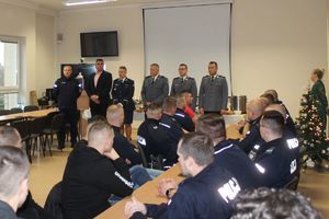 kadra lipnowskiej jednostki składa życzenia policjantom