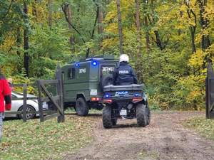 Policjant na quadzie