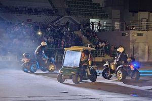 policjanci na quadach gonią &quot;przestępcę&quot; uciekającego meleksem