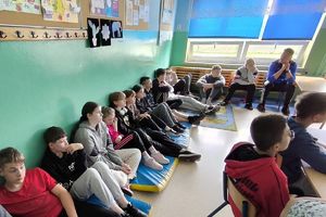 uczniowie na spotkaniu