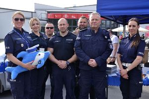 wspólne zdjęcie policjantów