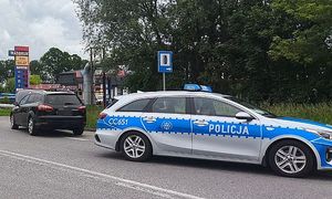 radiowóz i auto osobowe