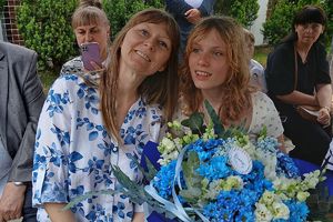 rodziny policjantów i mieszkańcy zgromadzeni na uroczystości