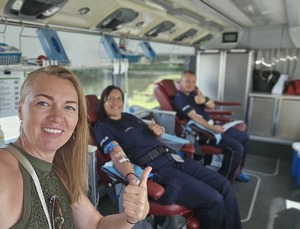 Policjanci oddają krew