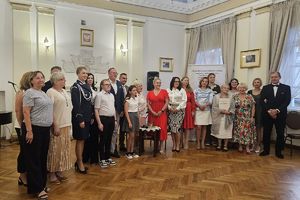 wspólne zdjęcie uczetstników spotkania