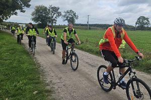 rowerzyści - uczestnicy rajdu