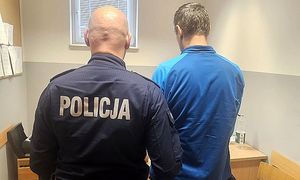 policjant z zatrzymanym