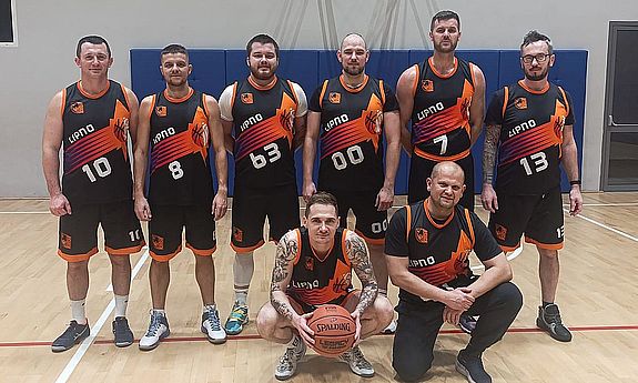 zawodnicy koszykarskiej drużyny