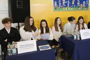 uczniowie szkół podstawowych z powiatu lipnowskiego biorący udział w debacie