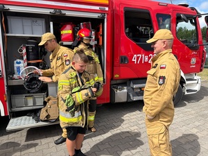 policjanci biorą udział w obchodach Święta Policji