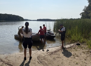 Służby szykują się do patrolu na wodzie
