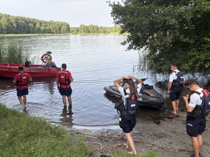 Służby szykują się do patrolu
