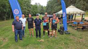 Zdjęcie policjantów z medalami