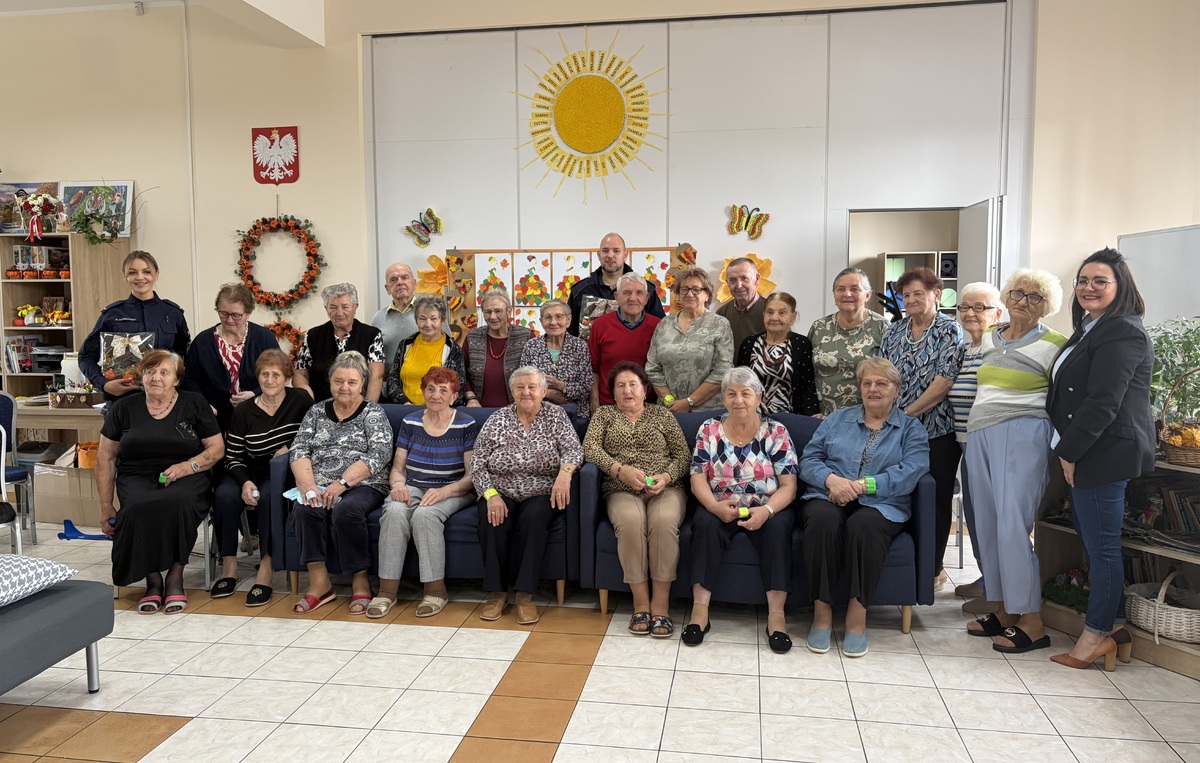 Spotkanie policjantów z seniorami w Krzyżówkach